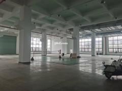 吴江莘塔一楼680平方10米层高带6吨航车 场地大配套有办公