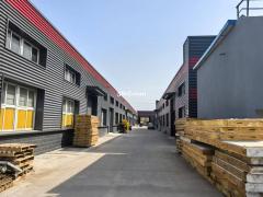 高速路口附近钢构厂房出租出售 可分割可带租